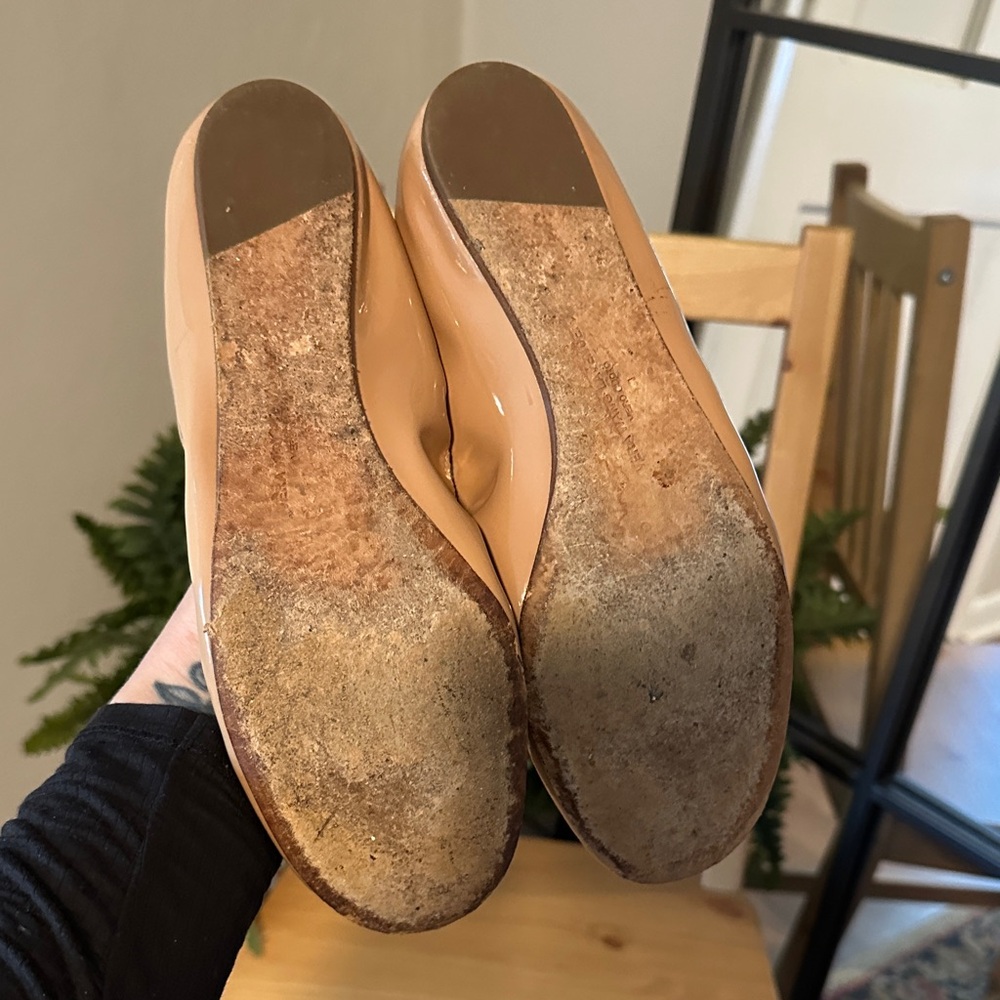 Vera Wang Lavender Label Tan Flats - Picture 3 of 5